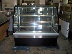 FEDERAL Curved Glass Deli Case | Restaurant Equipment